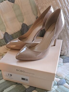 BCBGeneration Haleigh-X Patent Pump 3.75" Heel Nude GUC - 7